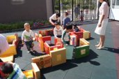 幼儿园月饼盒的手工制作：户外玩教具——城墙
