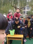 幼儿园亲子游戏：巨人投球