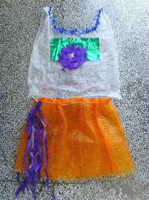 幼儿园环保服装:塑料袋裙子