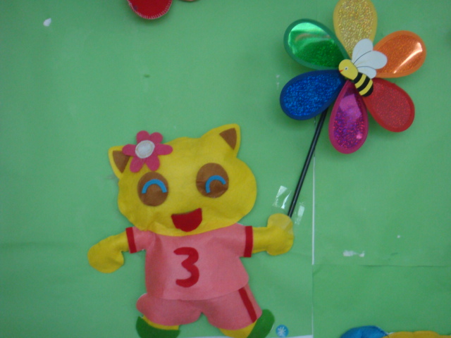 幼儿园玩教具制作:布艺小猫